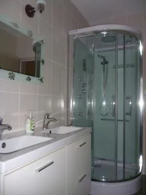 Moderne Erdgeschosswohnung Mit Blick Auf Hiddensee Apartment *