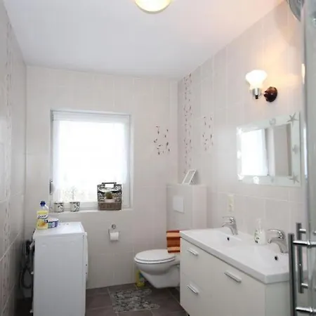 Moderne Erdgeschosswohnung Mit Blick Auf Hiddensee Dranske