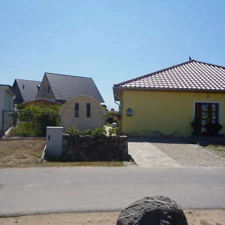 Moderne Erdgeschosswohnung Mit Blick Auf Hiddensee