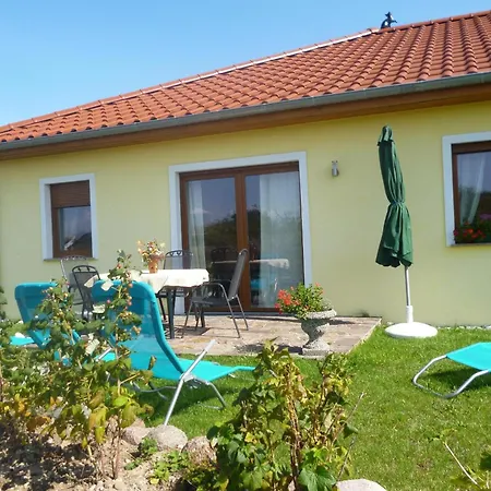 Moderne Erdgeschosswohnung Mit Blick Auf Hiddensee Dranske